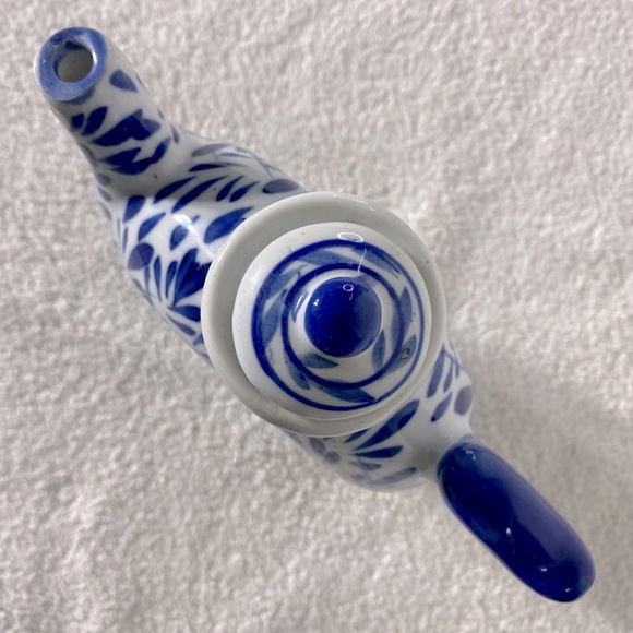 Vintage Blue White Ceramic Floral Donut Shaped Teapot - Picture 11 of 13